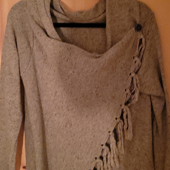 Fringed sweater - Picture 3 of 3